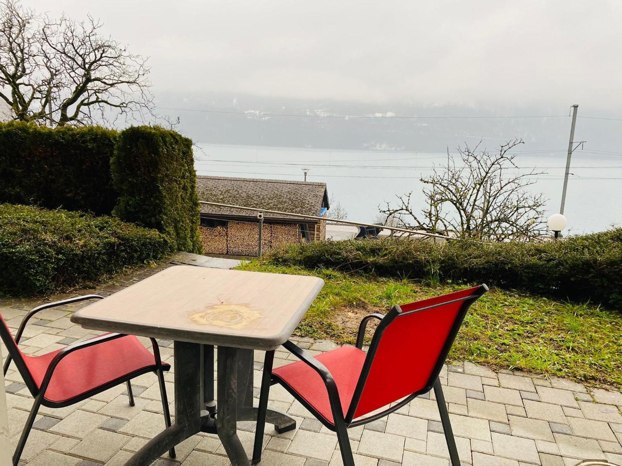 Lake Facing Studio Niederried bei Interlaken ภายนอก รูปภาพ